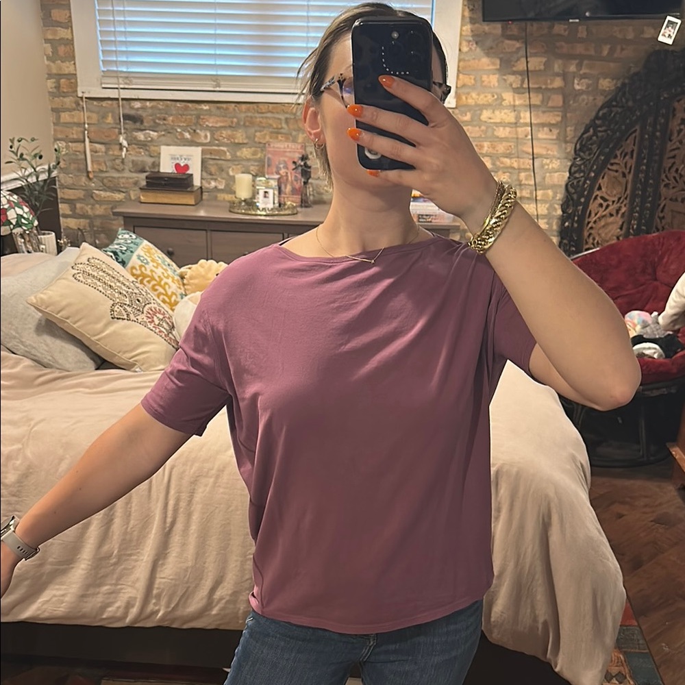 Lulu Lemon Women's Mauve Top